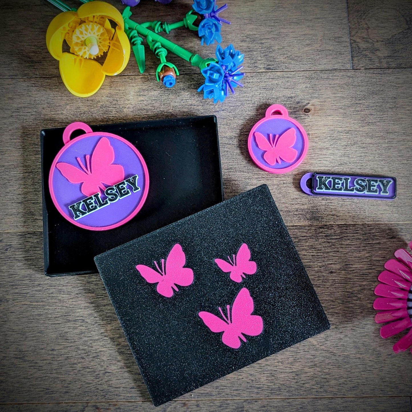 Back to school set of backpack bag tag, lunchbox name tag and a keychain / keyring charm set. Comes with a complimentary gift box.