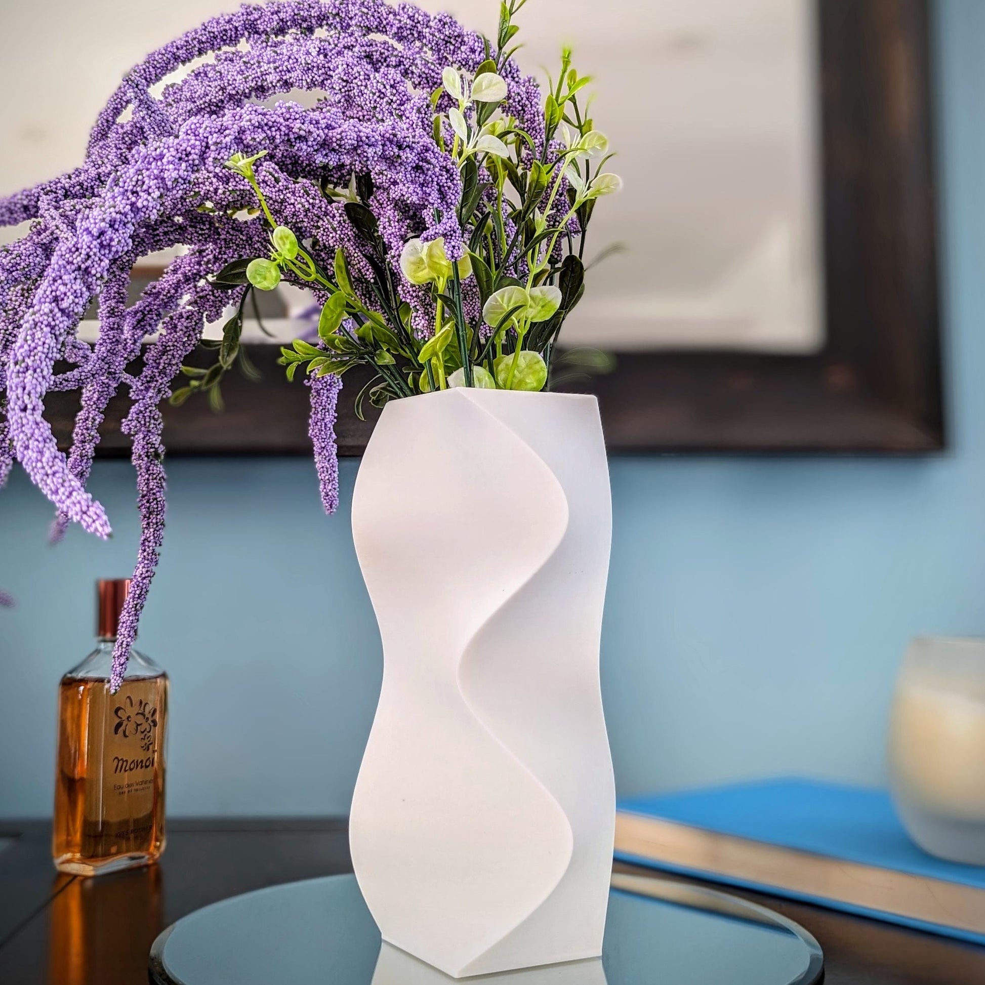 Elegant Modern Wave Vase: Excellent Home Decor Gift For The Holidays