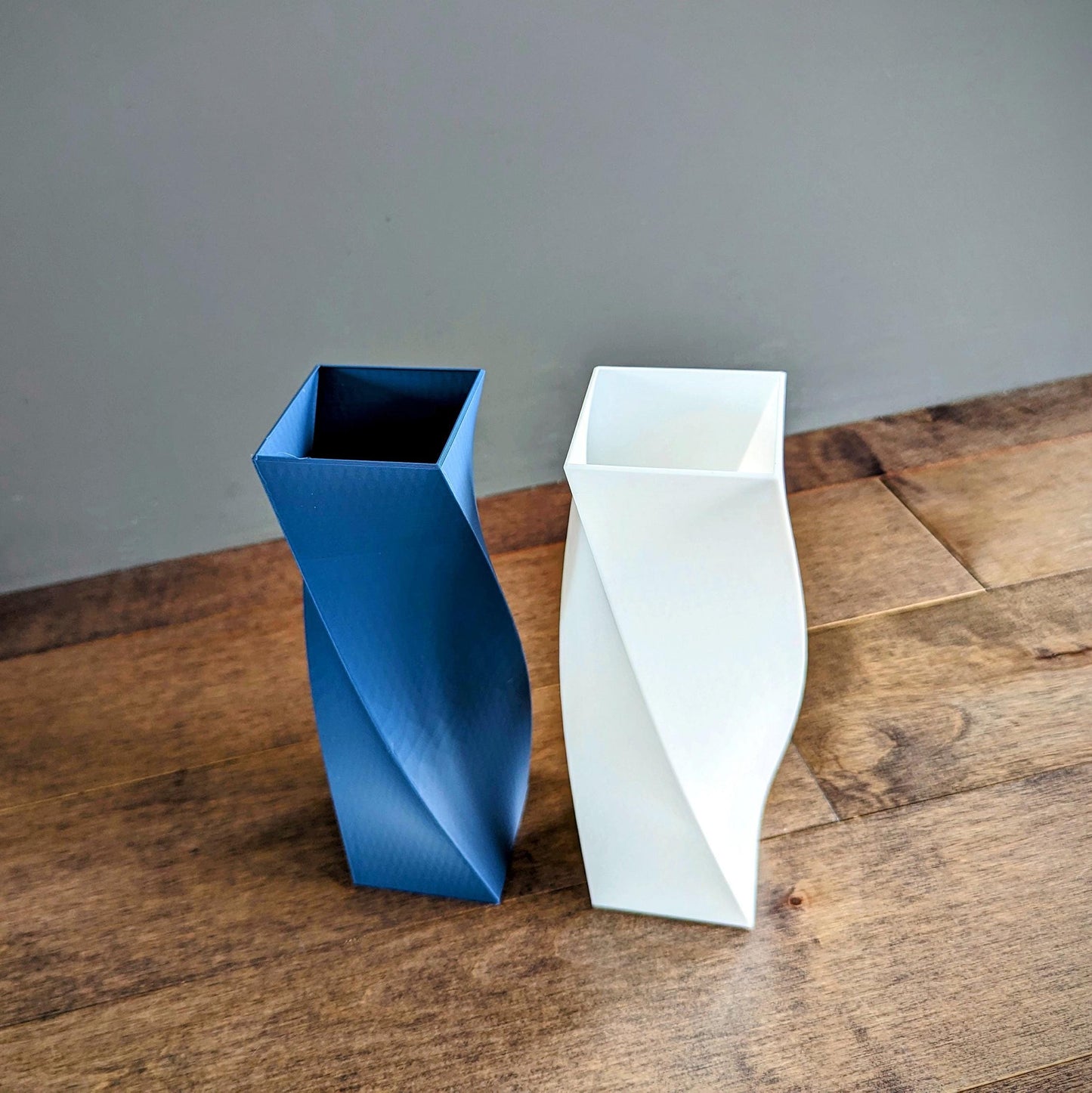 Stylish Modern Geometric Vase: Excellent Home Decor Housewarming Centerpiece Gift